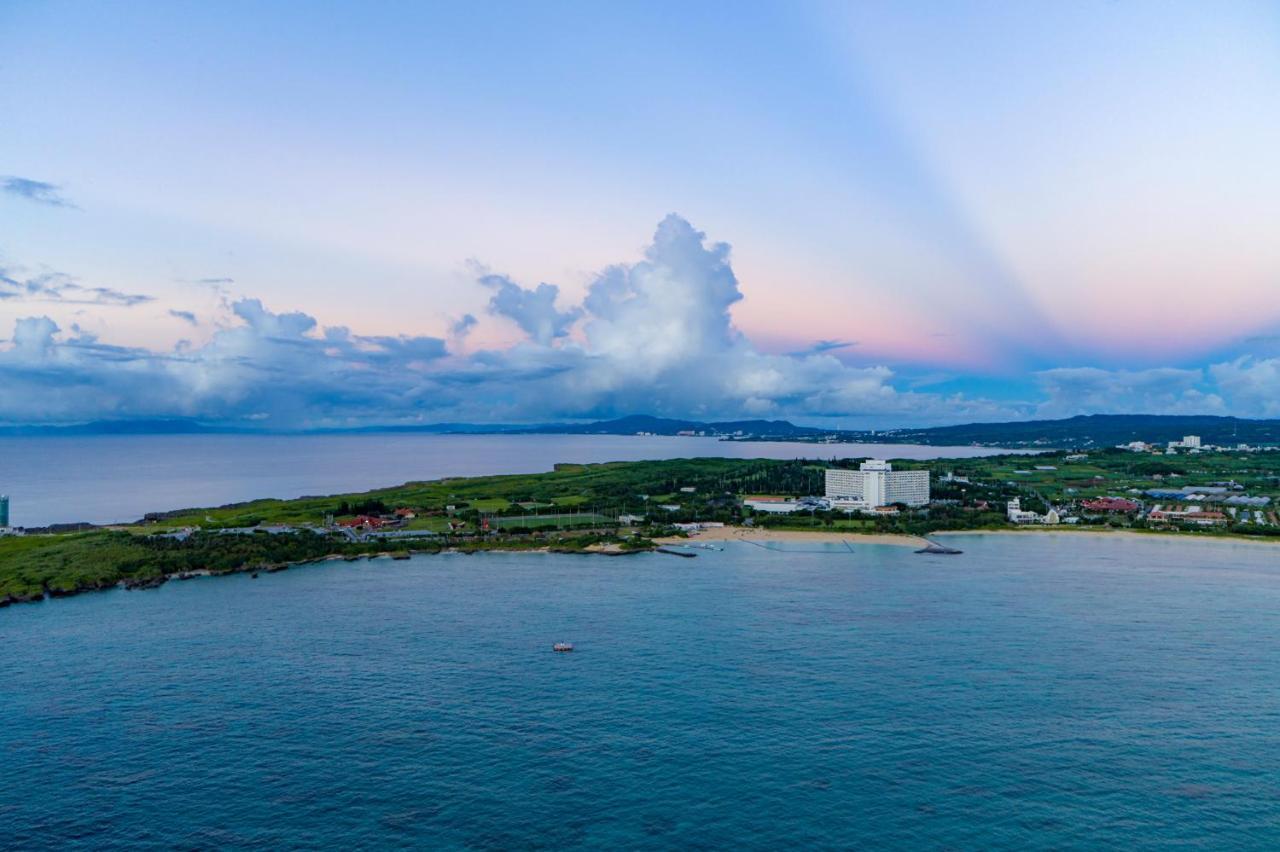 Royal Hotel Okinawa Zanpamisaki Yomitan Exterior foto